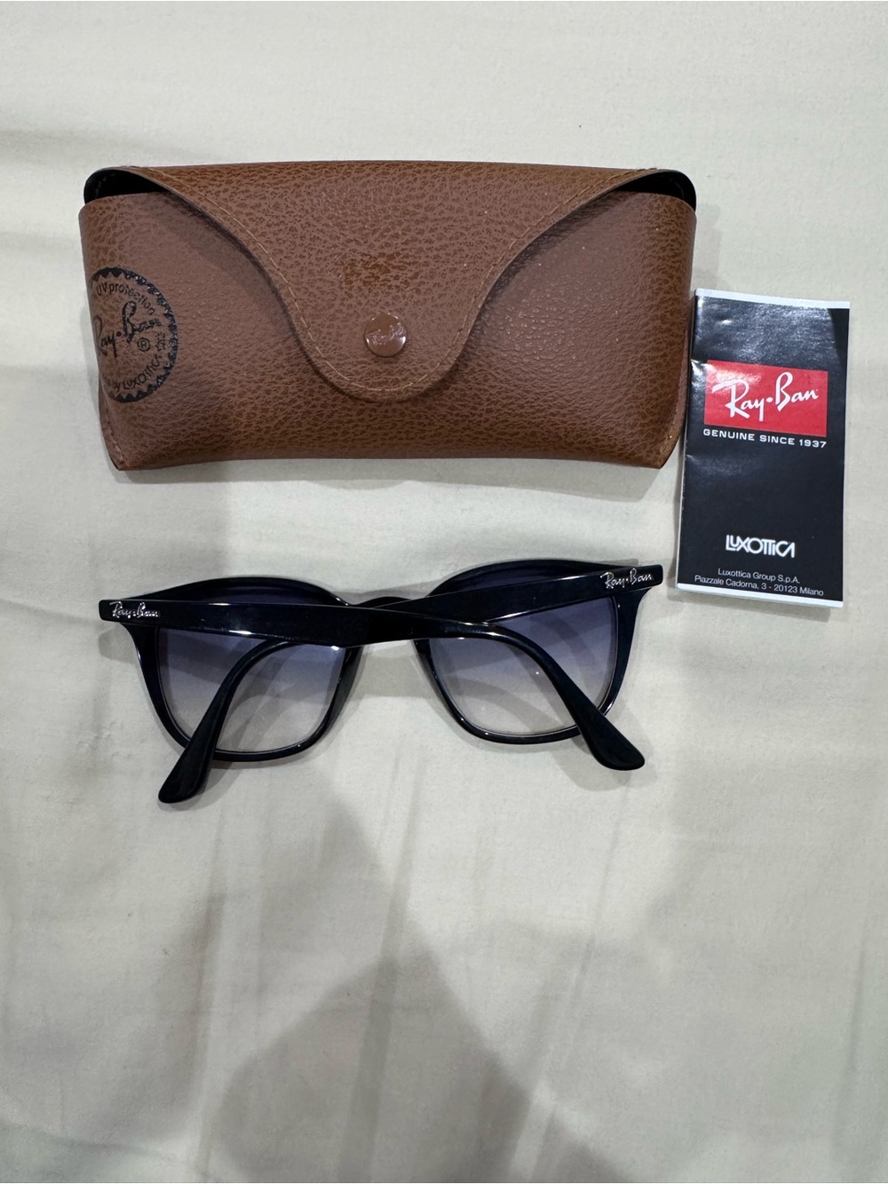 Ray-Ban Black Sunglasses with Brown Case - Picture 4 of 9
